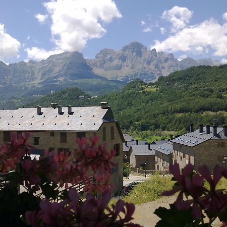 Vistas Espectaculares, Wifi Y Parking Apartman El Pueyo de Jaca Kültér fotó