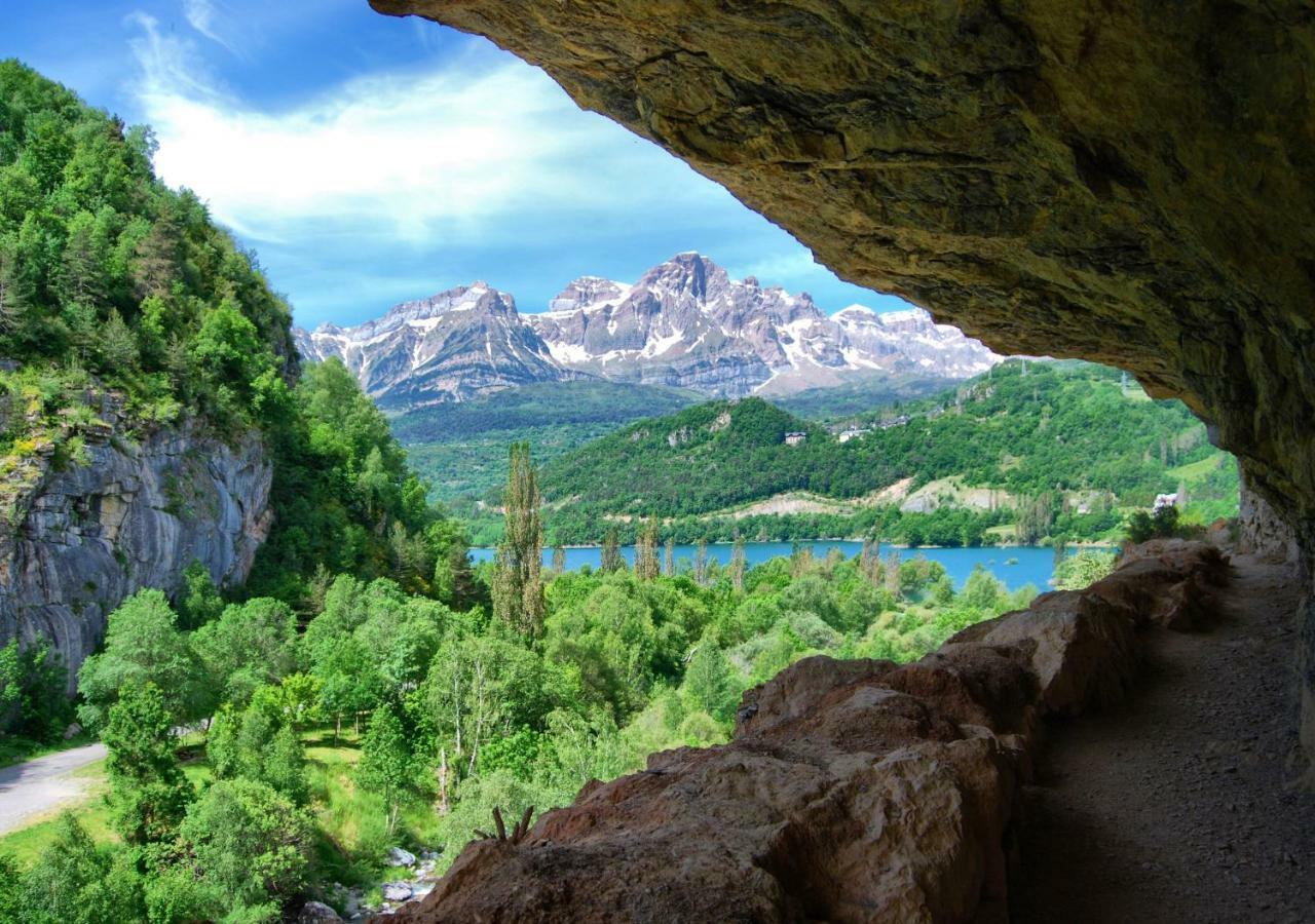 Vistas Espectaculares, Wifi Y Parking Apartman El Pueyo de Jaca Kültér fotó
